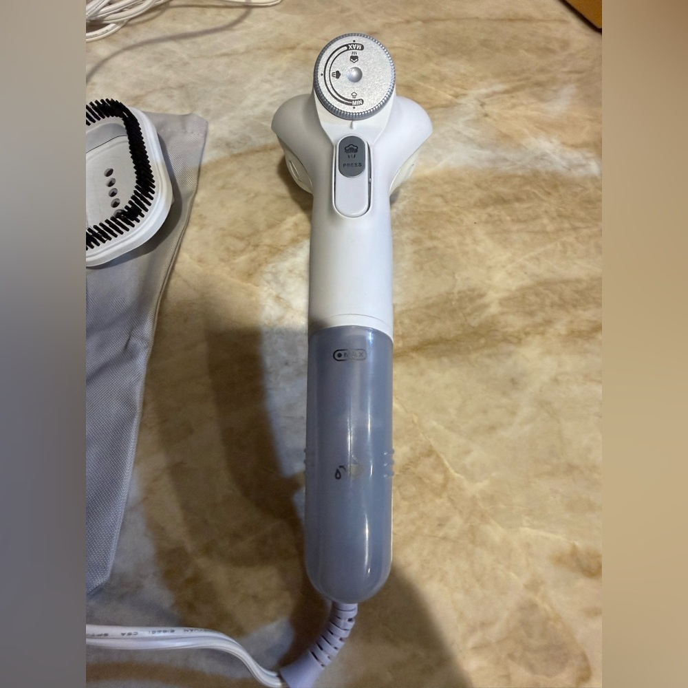 Rowenta Ultrasteam Handheld Garment Steamer - White/Gray - Picture 4 of 8
